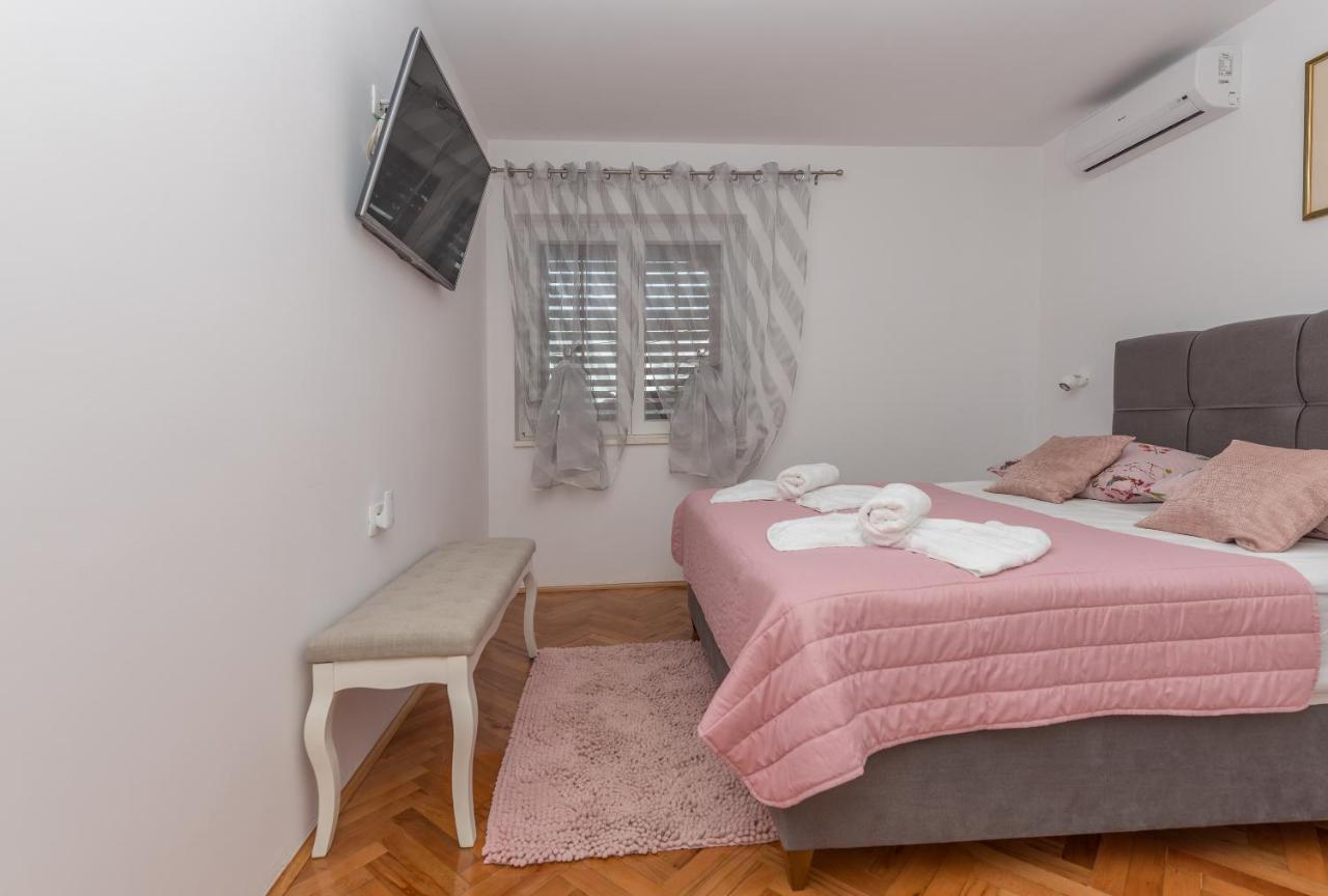 Apartment Strawberry Makarska Exterior photo
