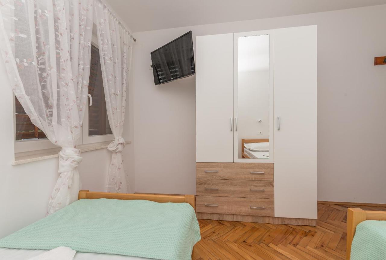 Apartment Strawberry Makarska Exterior photo