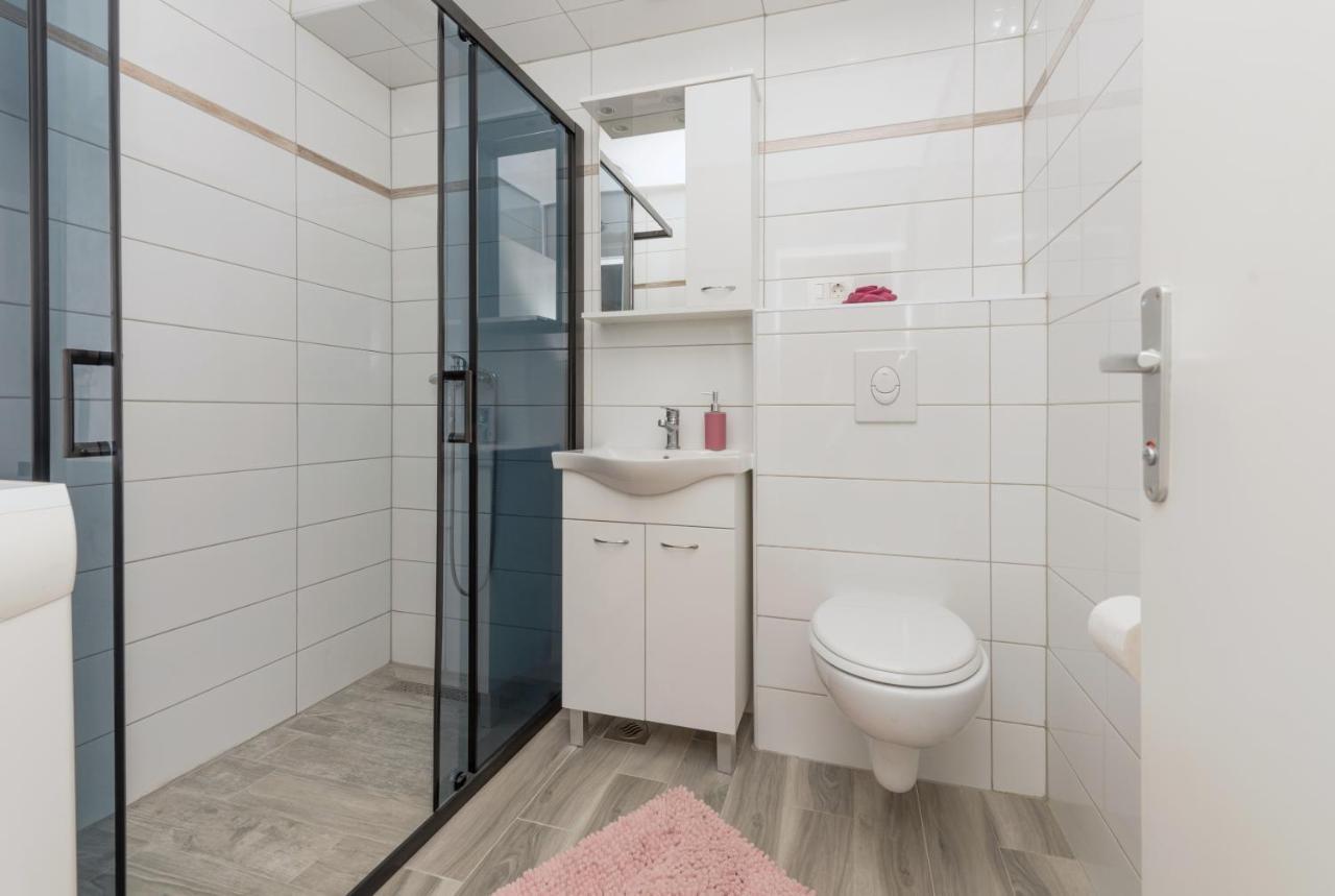 Apartment Strawberry Makarska Exterior photo
