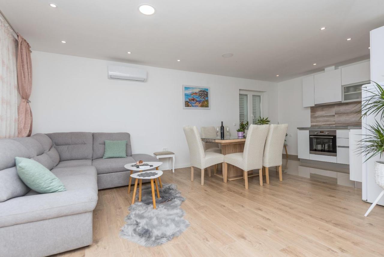 Apartment Strawberry Makarska Exterior photo