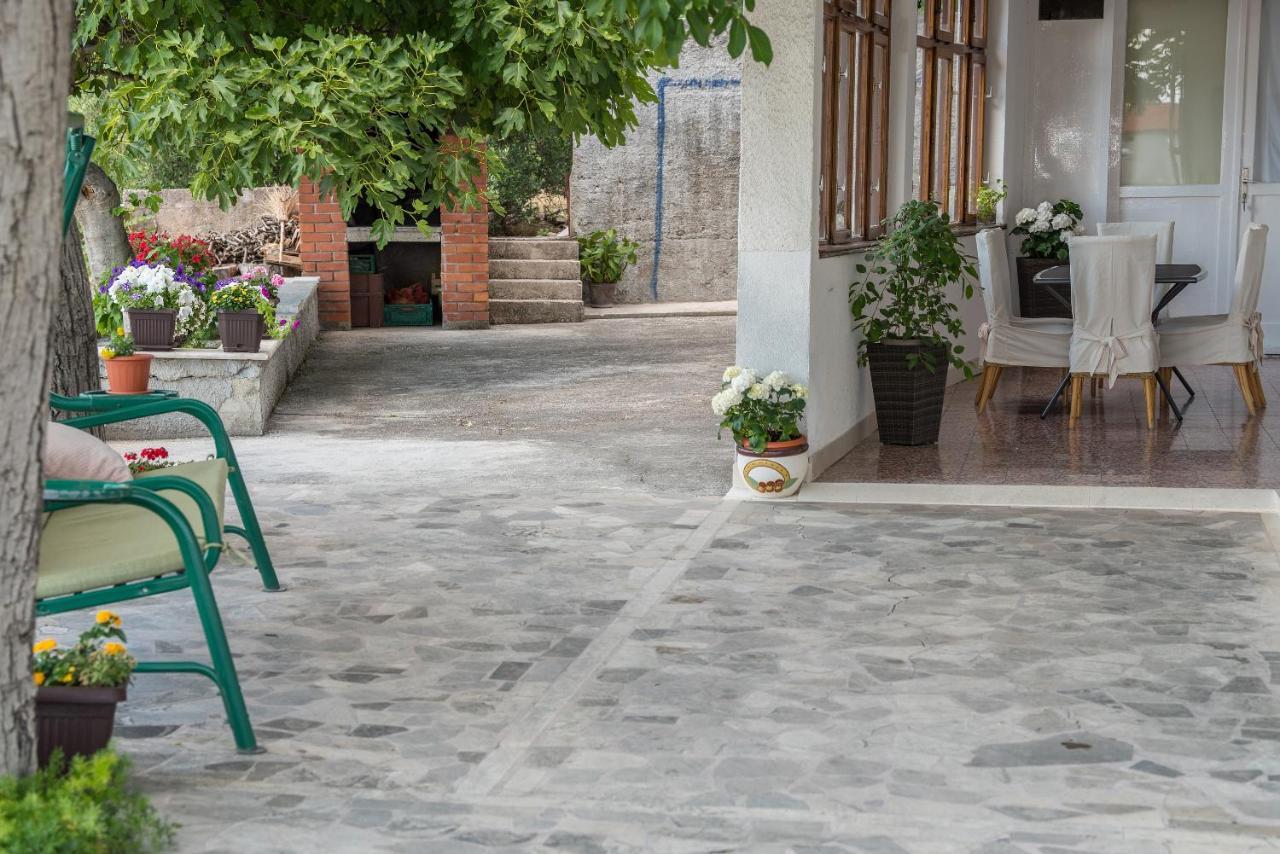 Apartment Strawberry Makarska Exterior photo