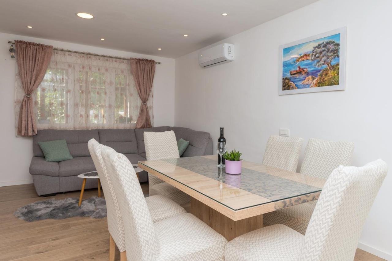 Apartment Strawberry Makarska Exterior photo